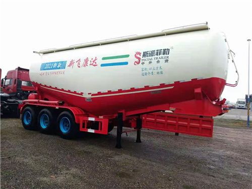水泥罐车